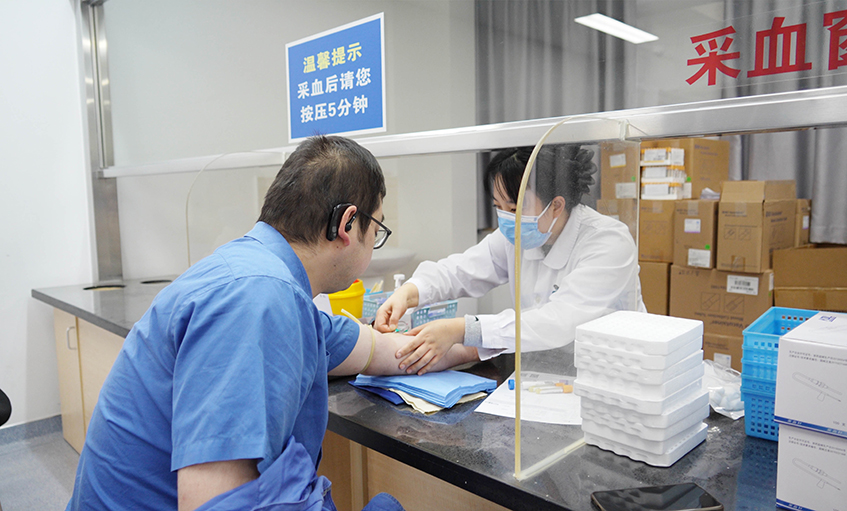 �϶�ů�ġ��족������������ʱ������ҳ��¼������һ�ֵڶ�������������������